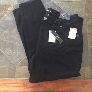 NWT black ankle jeans